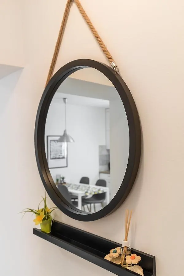 Cool Suite Split Apartment